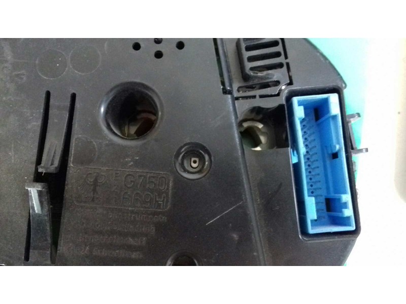 Recambio de cuadro instrumentos para audi a3 (8l) 1.8 20v turbo referencia OEM IAM 110008894002 8L0919860E VDO