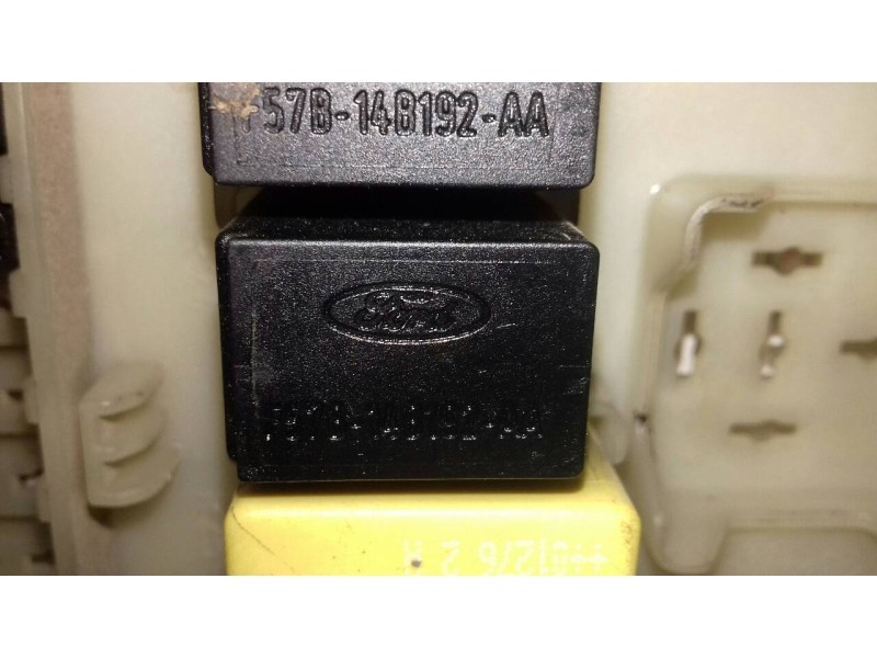 Recambio de caja reles / fusibles para ford focus berlina (cak) ambiente referencia OEM IAM 98AG14K150AF 98AG14N089AA F57B14B192