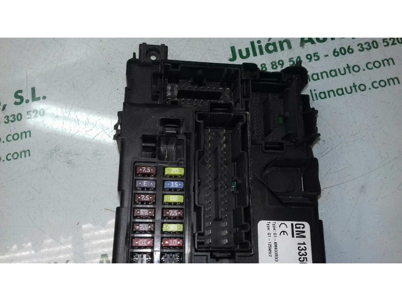 Recambio de caja reles / fusibles para opel corsa d excellence referencia OEM IAM 13350672 401154265 DELPHI