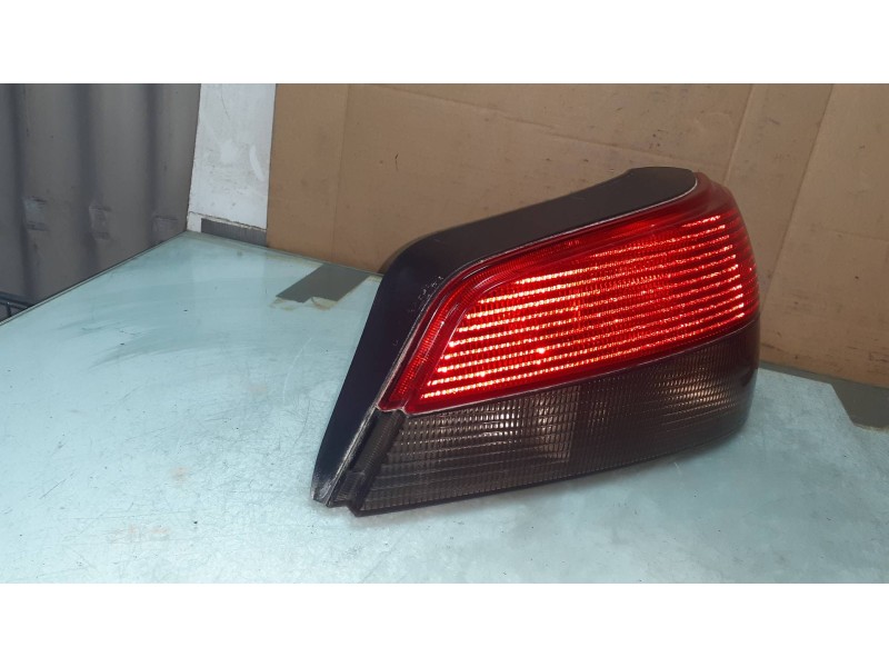 Recambio de piloto trasero derecho para peugeot 306 berlina 3/4/5 puertas (s2) xt referencia OEM IAM 2321D  VALEO