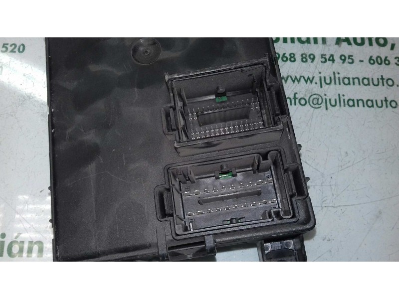 Recambio de caja reles / fusibles para opel corsa d excellence referencia OEM IAM 13350672 401154265 DELPHI