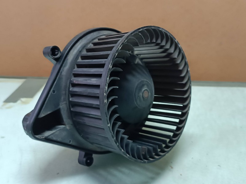 Recambio de ventilador calefaccion para audi a4 berlina (8e) 1.9 tdi (96kw) referencia OEM IAM 8E1820021A K01000CCW VALEO