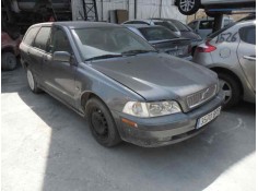 volvo v40 familiar del año 2001