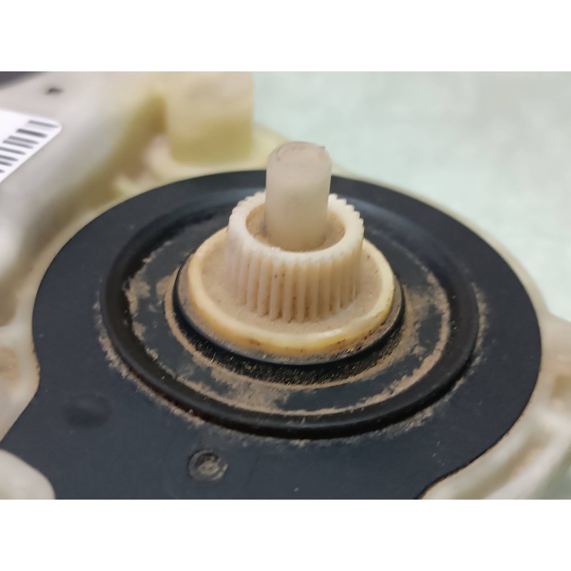 Recambio de motor elevalunas delantero izquierdo para citroen c4 berlina collection referencia OEM IAM 9681575280 964873100 BROS