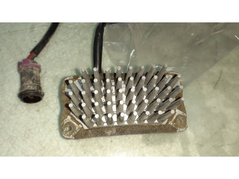 Recambio de resistencia calefaccion para audi a8 (d2) 3.3 tdi quattro referencia OEM IAM 4A0820521  