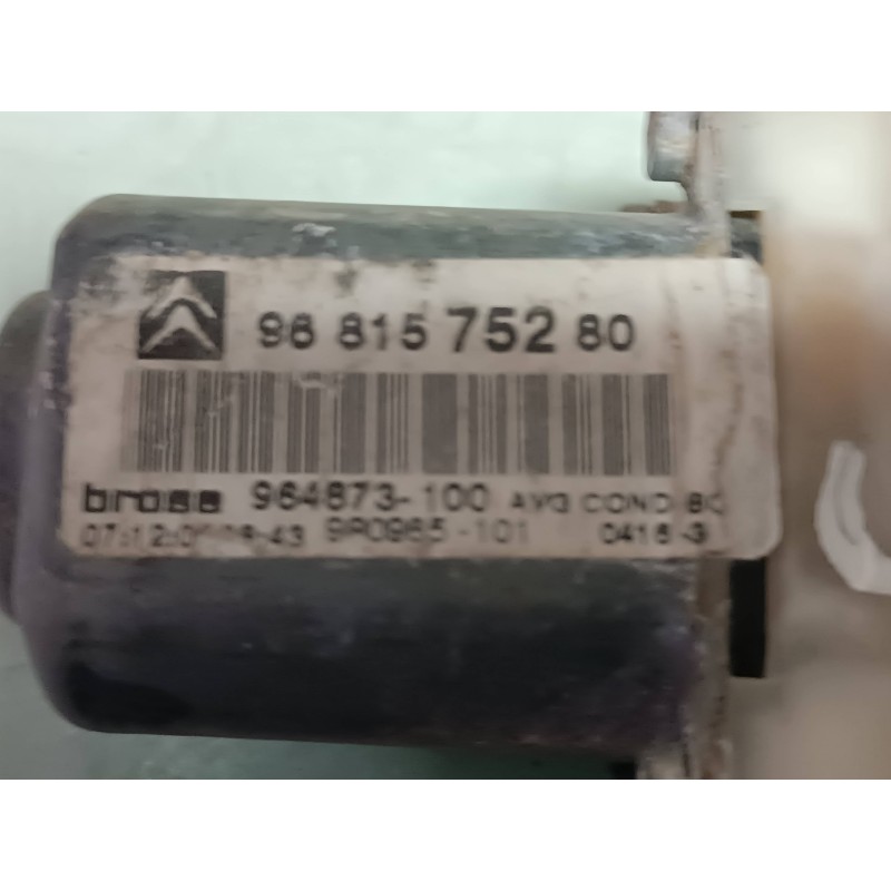 Recambio de motor elevalunas delantero izquierdo para citroen c4 berlina collection referencia OEM IAM 9681575280 964873100 BROS