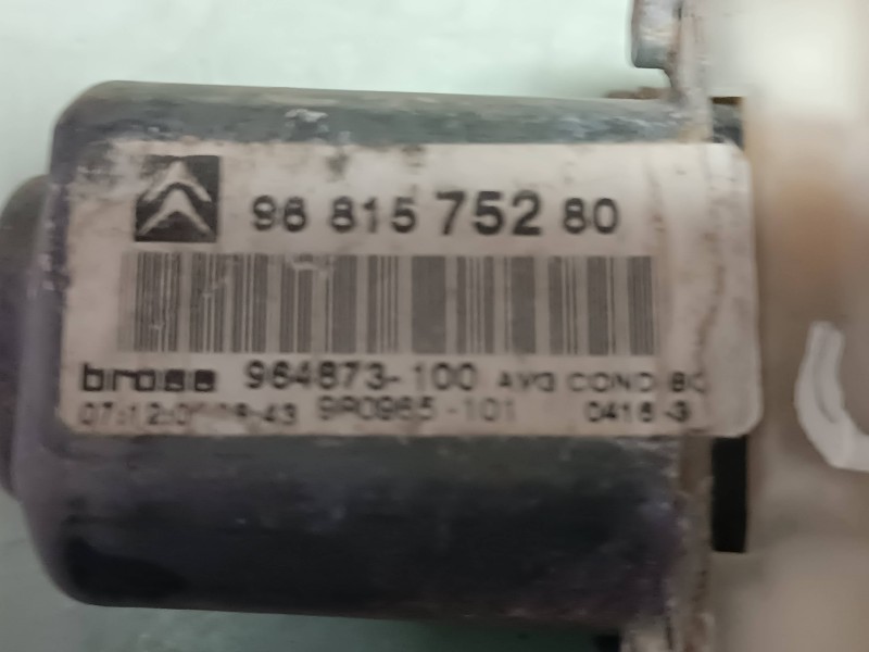 Recambio de motor elevalunas delantero izquierdo para citroen c4 berlina collection referencia OEM IAM 9681575280 964873100 BROS