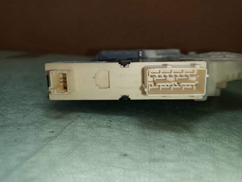 Recambio de motor elevalunas delantero izquierdo para citroen c4 berlina collection referencia OEM IAM 9681575280 964873100 BROS