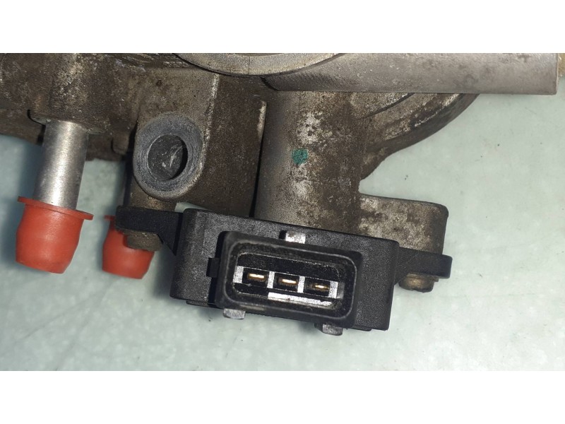 Recambio de caja mariposa para toyota corolla (e11) 1.4 linea terra (5-ptas.) referencia OEM IAM 2221000020 8945205010 PIERBURG