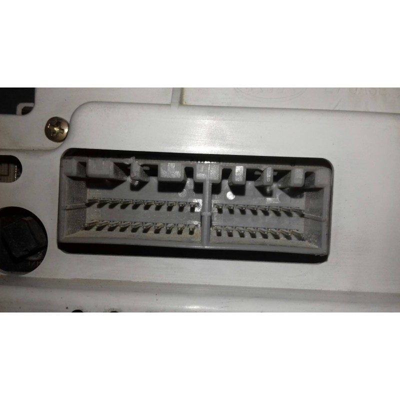 Recambio de cuadro instrumentos para kia cerato 1.5 lx crdi familiar (5-ptas.) referencia OEM IAM D23940032F300 20041206 