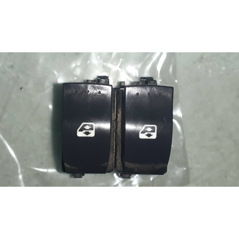 Recambio de mando elevalunas delantero izquierdo para renault laguna ii (bg0) dynamique referencia OEM IAM 015088B 434401 BLANCO