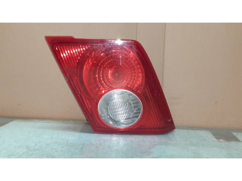 Recambio de piloto trasero derecho interior para chevrolet lacetti cdx referencia OEM IAM 1156 5D21C 