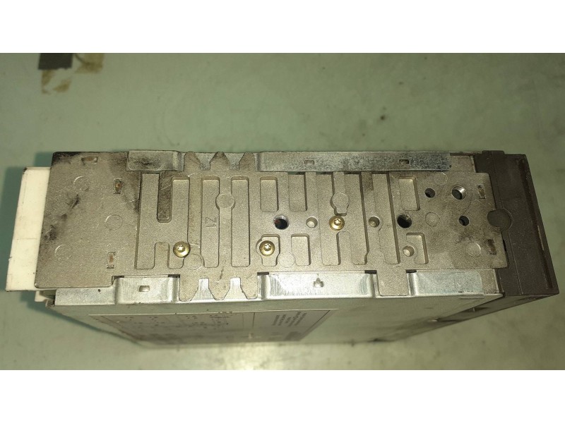 Recambio de sistema audio / radio cd para toyota corolla (e11) 1.4 linea terra (5-ptas.) referencia OEM IAM 8612002180  WH8405