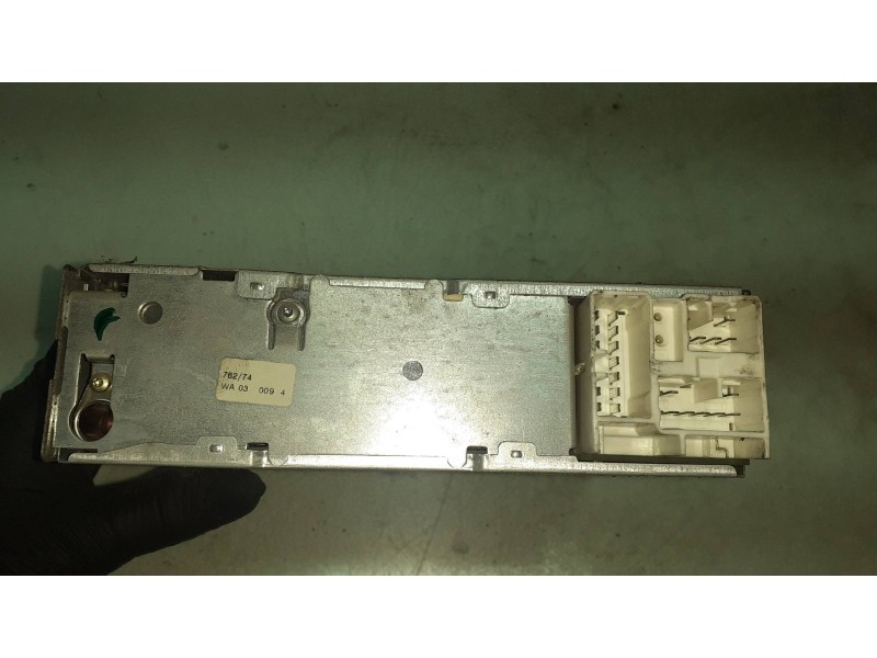 Recambio de sistema audio / radio cd para toyota corolla (e11) 1.4 linea terra (5-ptas.) referencia OEM IAM 8612002180  WH8405