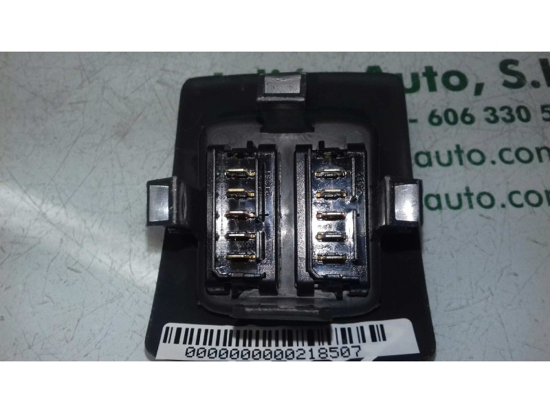 Recambio de mando elevalunas delantero izquierdo para dacia sandero básico referencia OEM IAM 800739459  FAURENCIA