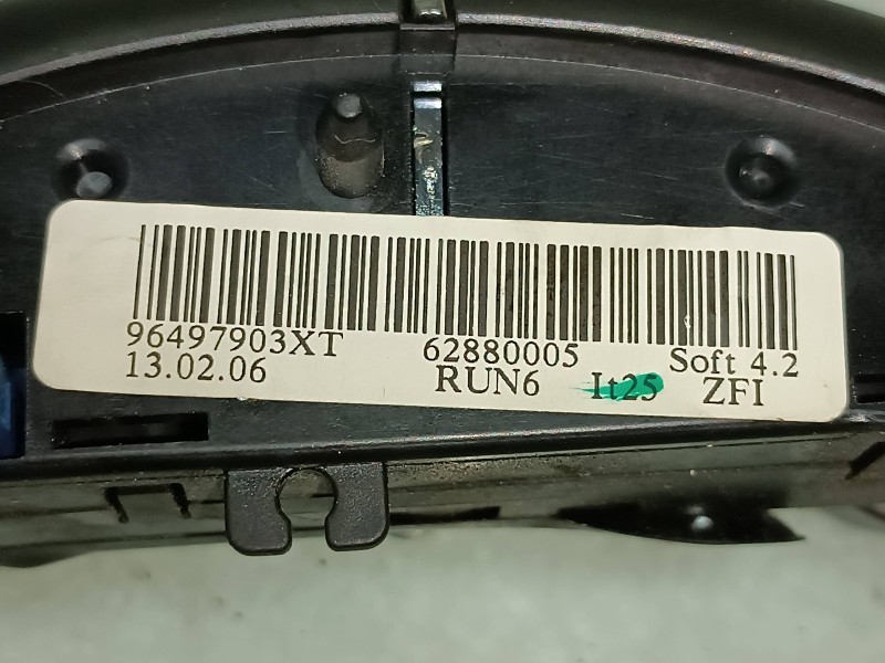 Recambio de mando volante para citroen c4 berlina collection referencia OEM IAM 96497903XT 62880005 VALEO