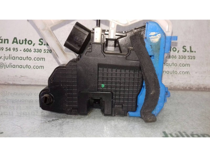 Recambio de cerradura puerta trasera derecha para kia cee´d drive referencia OEM IAM 81420A2100  4 PINES