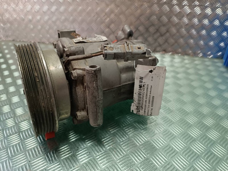 Recambio de compresor aire acondicionado para renault clio grandtour authentique referencia OEM IAM 8200953359 SD6V12 SANDEN