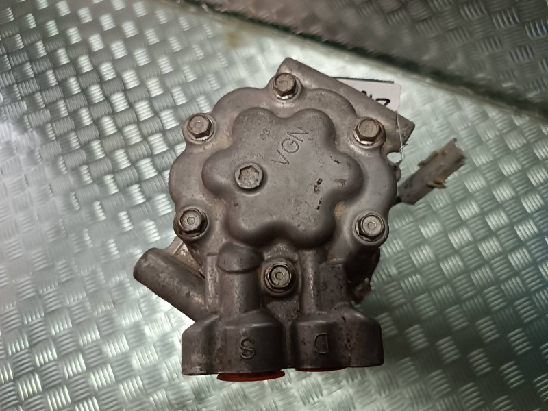 Recambio de compresor aire acondicionado para renault clio grandtour authentique referencia OEM IAM 8200953359 SD6V12 SANDEN