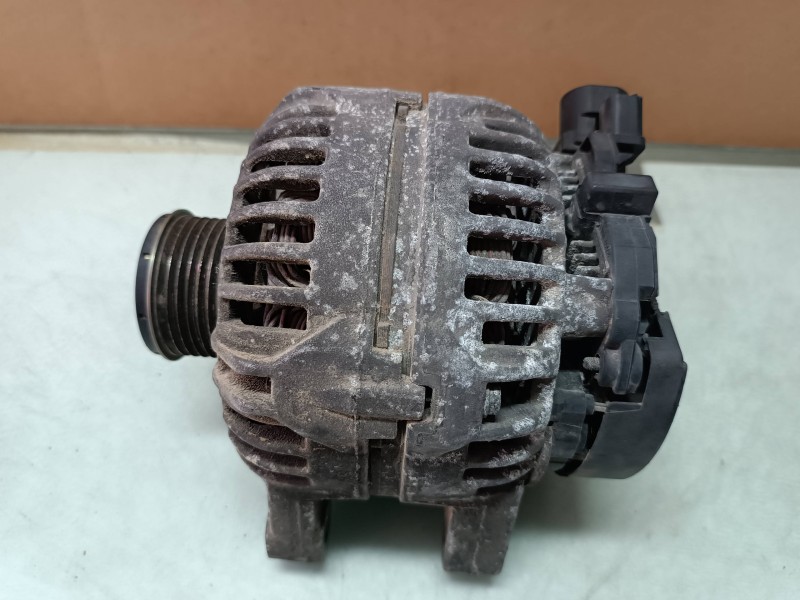 Recambio de alternador para citroen c4 berlina collection referencia OEM IAM 9646321880 BOSCH CL15