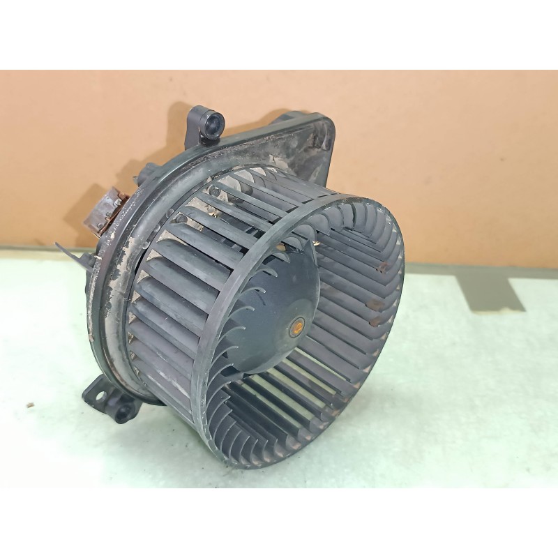 Recambio de ventilador calefaccion para audi a4 berlina (8e) 2.5 tdi quattro (132kw) referencia OEM IAM 8E1820021B 663000U VALEO