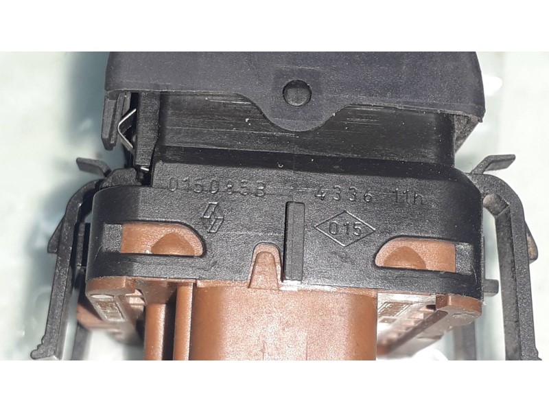 Recambio de mando elevalunas delantero izquierdo para renault laguna ii (bg0) dynamique referencia OEM IAM 2650305 26503 MARRON