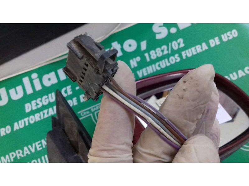 Recambio de retrovisor derecho para volkswagen passat berlina (3b2) referencia OEM IAM   ELECTRICO