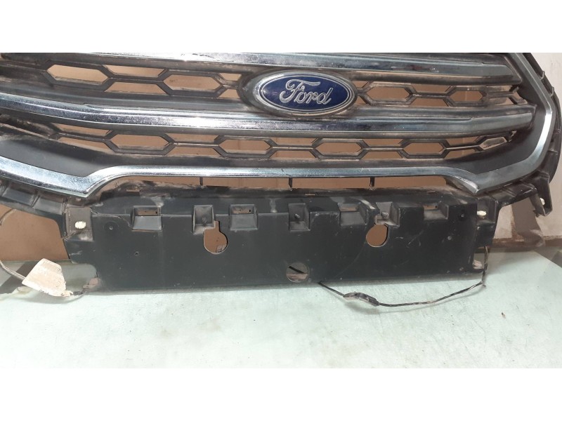 Recambio de rejilla delantera para ford ecosport (cr6) titanium referencia OEM IAM GN1517B968  