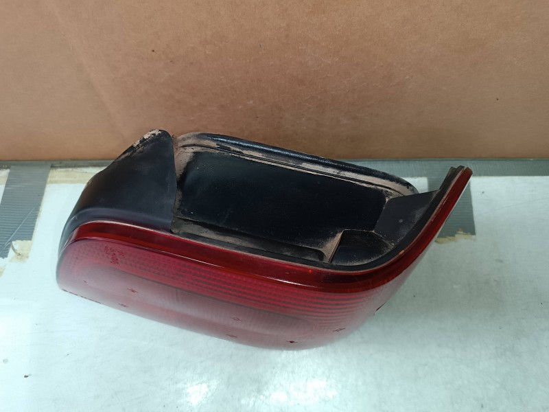 Recambio de piloto trasero derecho para citroen xsara berlina 1.9 d sx referencia OEM IAM 2534D  