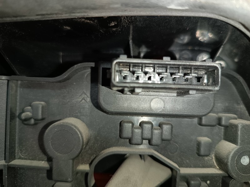 Recambio de piloto trasero derecho para citroen xsara berlina 1.9 d sx referencia OEM IAM 2534D  