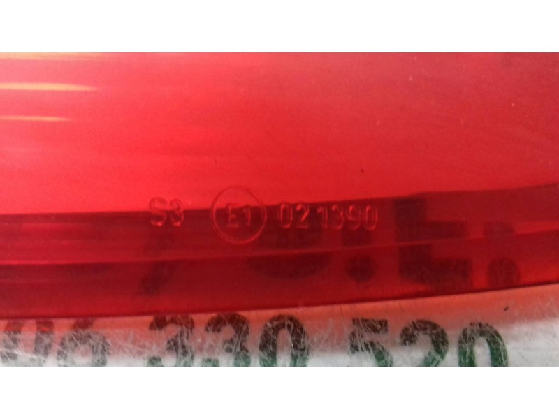 Recambio de luz central de freno para nissan micra (k12e) acenta referencia OEM IAM 021390  