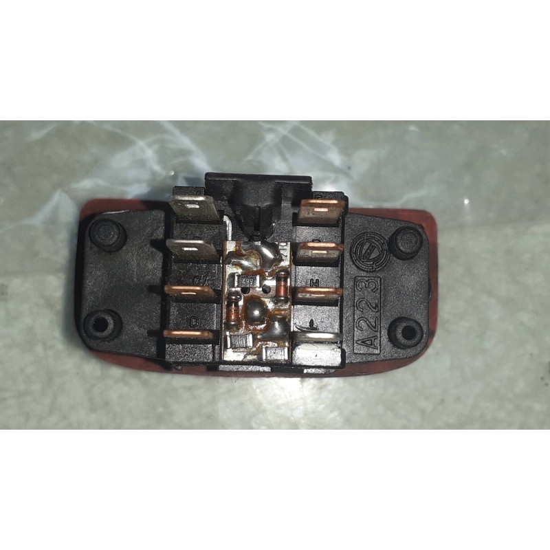 Recambio de warning para alfa romeo 156 1.6 16v t.spark distinctive referencia OEM IAM A223  CONECTOR 8 PINES