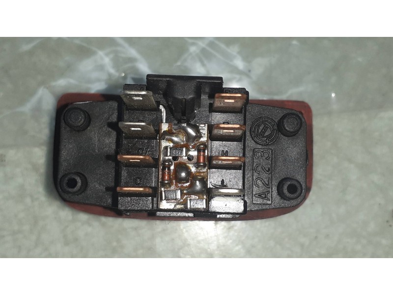 Recambio de warning para alfa romeo 156 1.6 16v t.spark distinctive referencia OEM IAM A223  CONECTOR 8 PINES