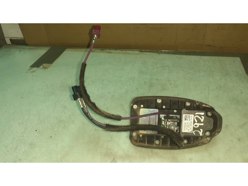 Recambio de antena para ford ecosport (cr6) titanium referencia OEM IAM GN1519G461GE GN1519G461 AN3AA
