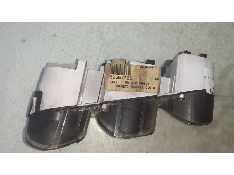 Recambio de reloj cuenta kilometros para alfa romeo 156 1.6 16v t.spark distinctive referencia OEM IAM 6028129904 60657729 MAGNE