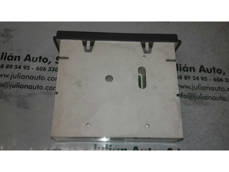 Recambio de pantalla multifuncion para nissan micra (k12e) acenta referencia OEM IAM AX601 AX6013120674 3120674