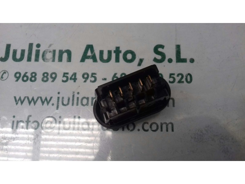Recambio de interruptor para dacia sandero básico referencia OEM IAM 870250  CIERRE