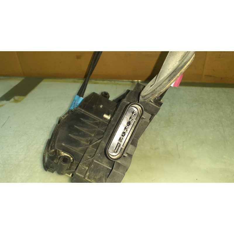 Recambio de cerradura puerta delantera derecha para ford ecosport (cr6) titanium referencia OEM IAM GN15A219A64EC B515 C75560103