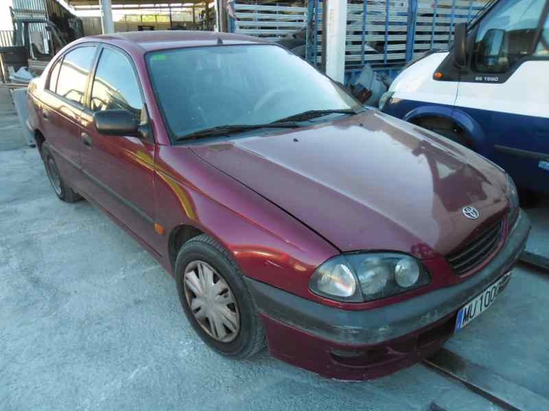 toyota avensis berlina (t 22) del año 1998