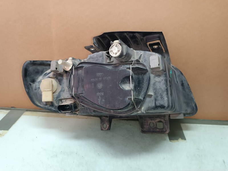 Recambio de faro izquierdo para seat ibiza (6k1) select referencia OEM IAM 087584 67743739 VALEO