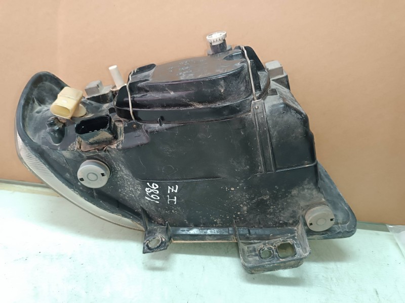 Recambio de faro izquierdo para seat ibiza (6k1) select referencia OEM IAM 087584 67743739 VALEO