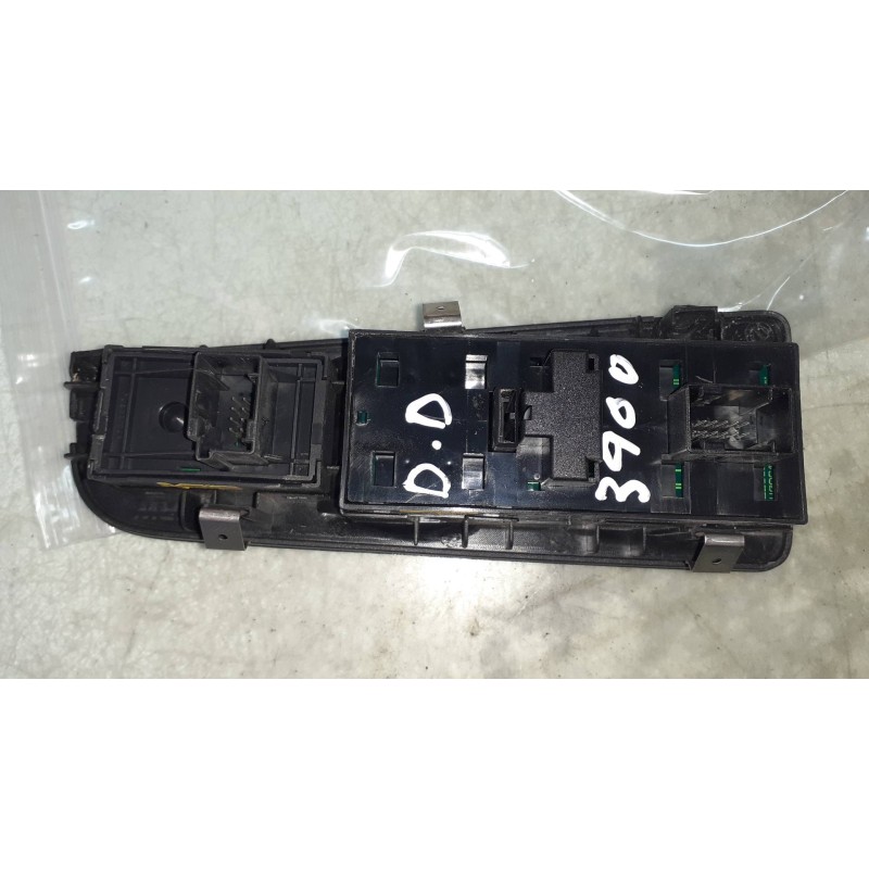 Recambio de mando elevalunas delantero izquierdo para fiat bravo (198) 1.6 16v dynamic multijet (77kw) referencia OEM IAM 26108B