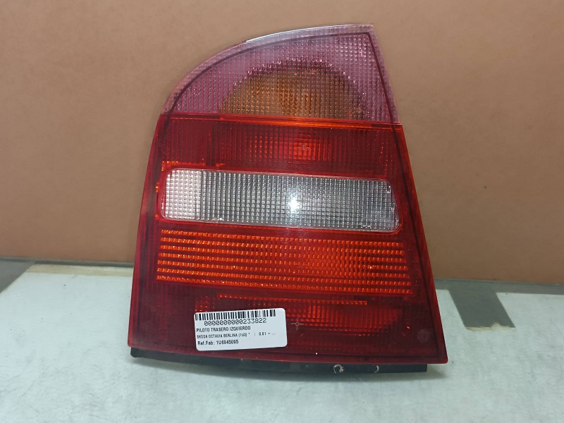 Recambio de piloto trasero izquierdo para skoda octavia berlina (1u2) 1.8 20v slx referencia OEM IAM 1U6945095  VALEO