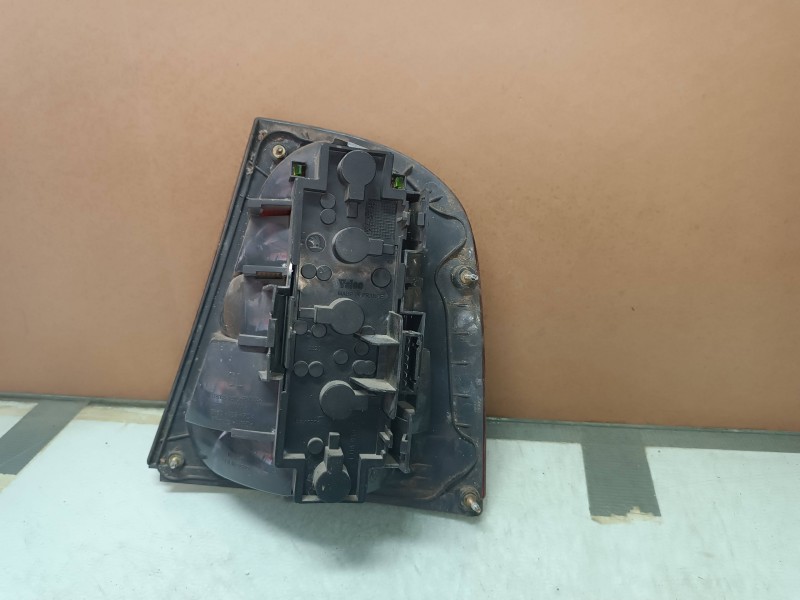 Recambio de piloto trasero izquierdo para skoda octavia berlina (1u2) 1.8 20v slx referencia OEM IAM 1U6945095  VALEO