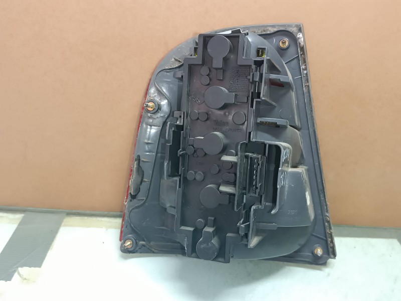 Recambio de piloto trasero derecho para skoda octavia berlina (1u2) 1.8 20v slx referencia OEM IAM 1U6945112  VALEO Recambio de piloto trasero derecho para skoda octavia berlina (1u2) 1.8 20v slx referencia OEM IAM 1U6945112  VALEO