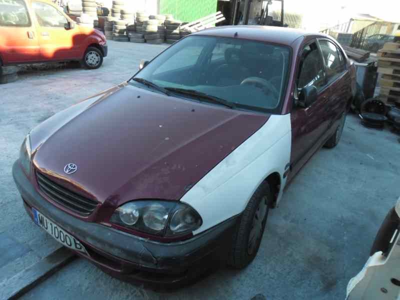 toyota avensis berlina (t 22) del año 1998