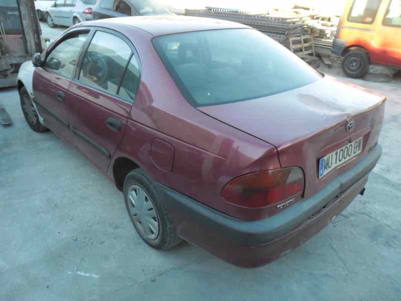 toyota avensis berlina (t 22) del año 1998