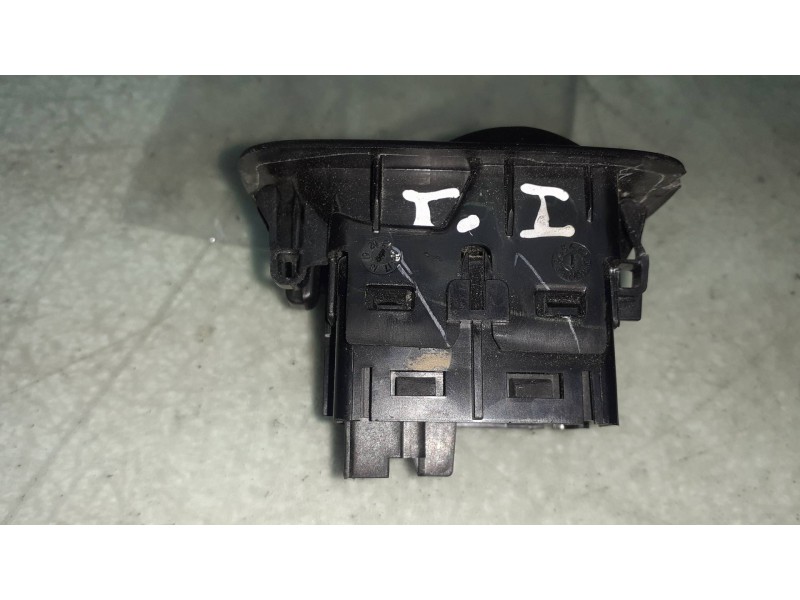 Recambio de mando elevalunas trasero izquierdo para ford ecosport (cr6) titanium referencia OEM IAM GN1514A121BAW GJMFA GN1514A1