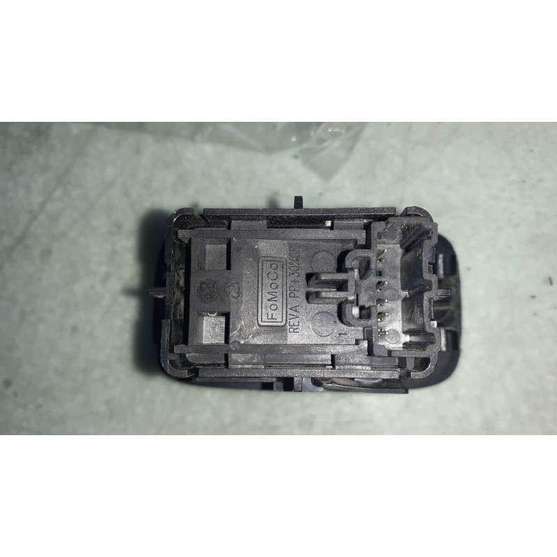 Recambio de mando elevalunas trasero izquierdo para ford ecosport (cr6) titanium referencia OEM IAM GN1514A121BAW GJMFA GN1514A1