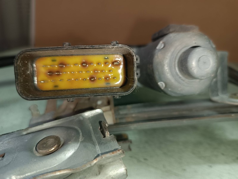 Recambio de elevalunas delantero izquierdo para skoda octavia berlina (1u2) 1.8 20v slx referencia OEM IAM 1U1837401J 101313XXX 